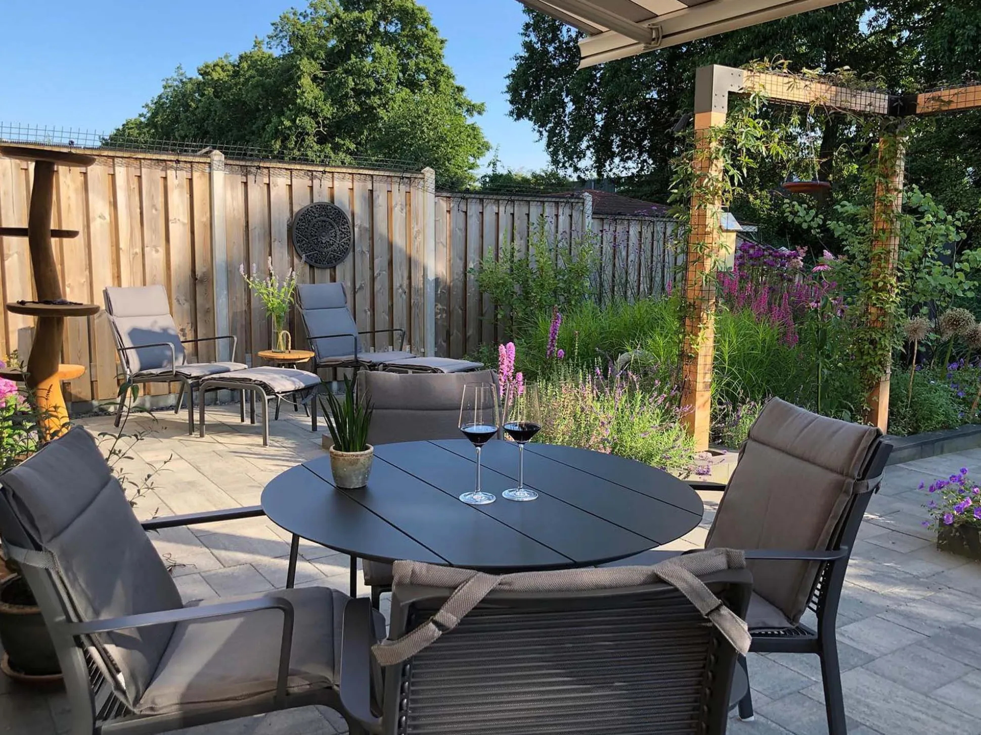 Manifesto Sora dining tuintafel ø 90cm (h:75cm)