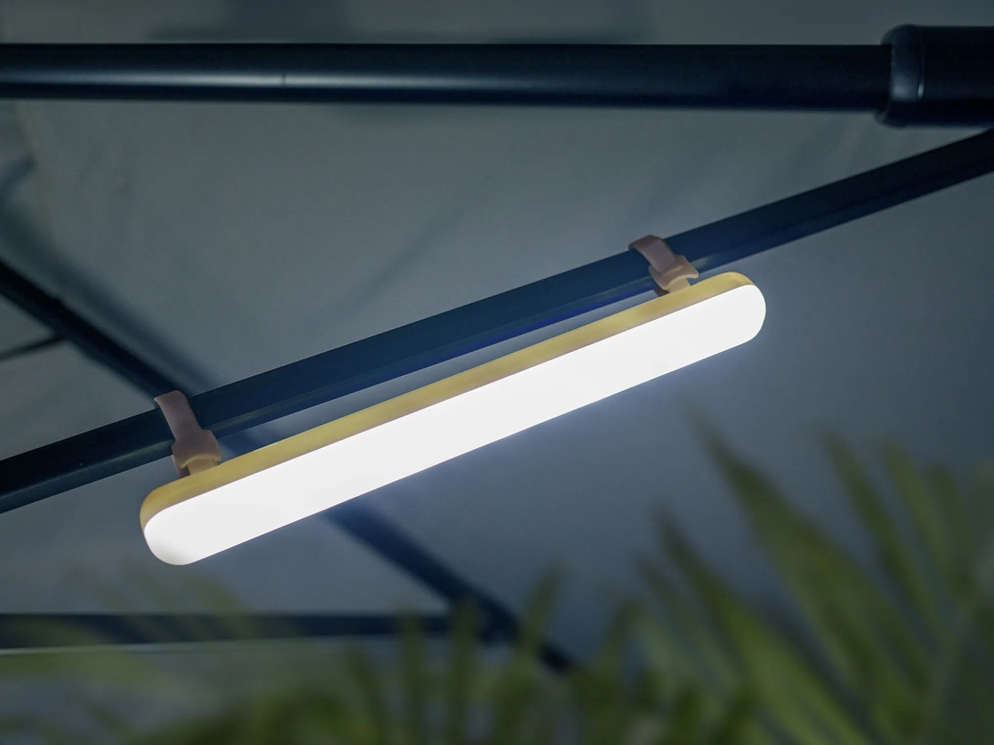 New Garden Banana buitenlamp led oplaadbaar dimbaar 35cm
