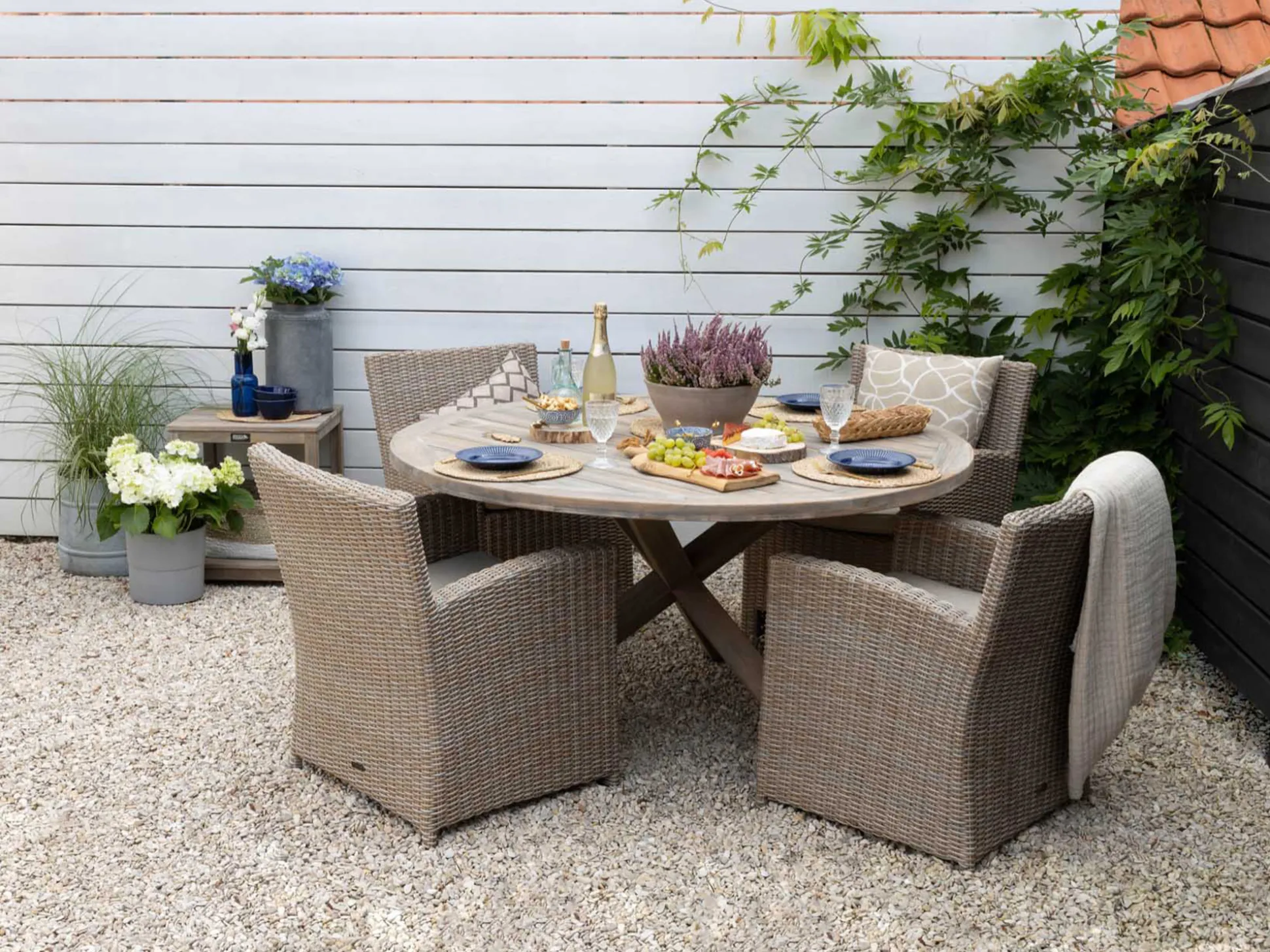 ROUGH-Y dining tuintafel ø 120cm (h:75cm)