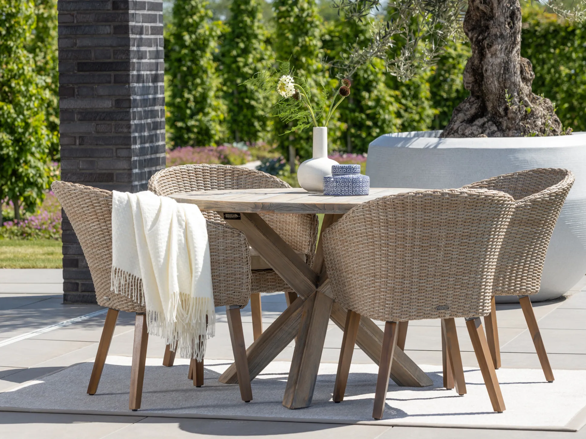 ROUGH-Y dining tuintafel ø 120cm (h:75cm)