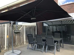 Shadowline LED parasolverlichting met speaker